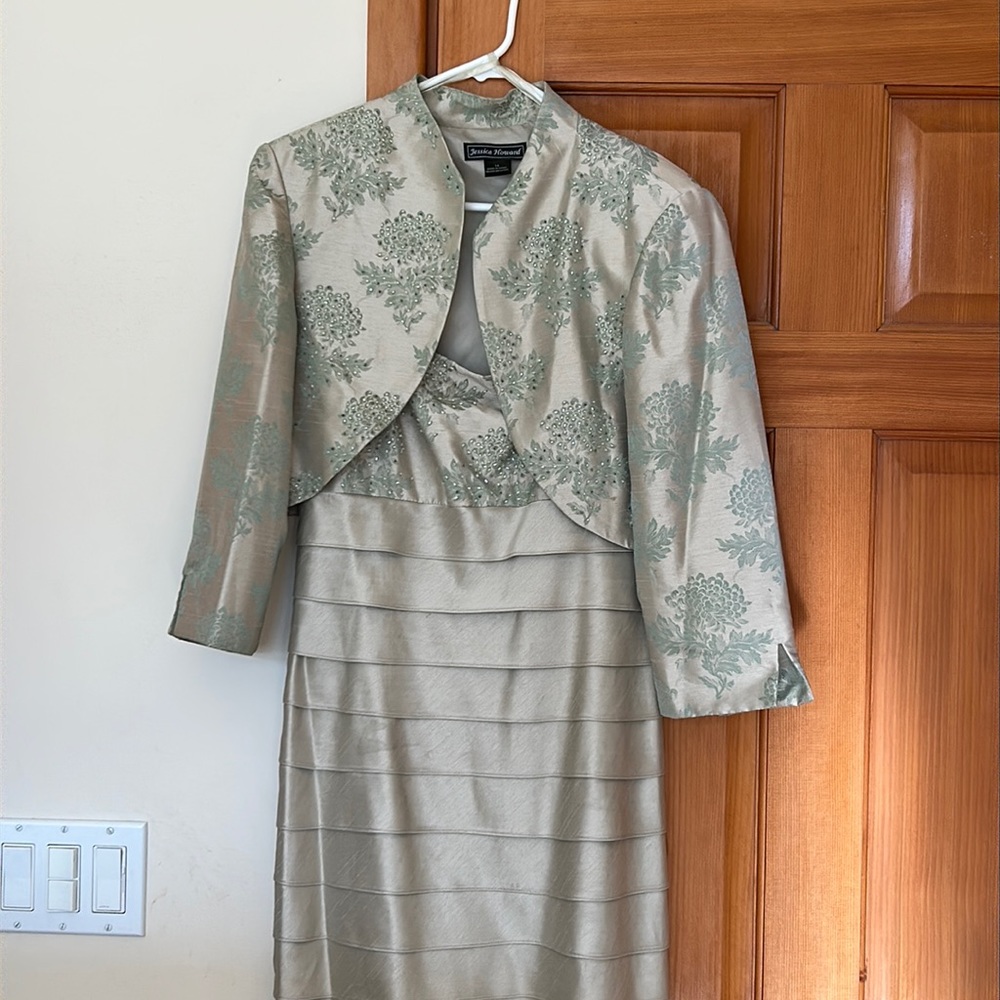 Beautiful Jessica Howard dress